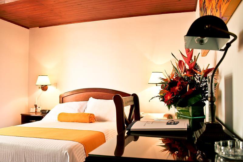 Hotel Emaus Bogotá Extérieur photo