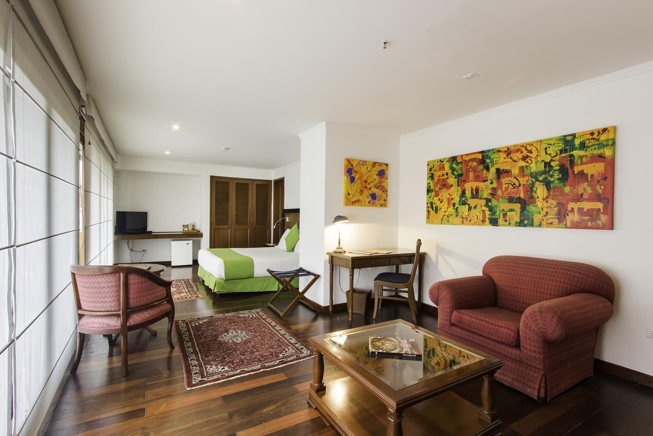 Hotel Emaus Bogotá Extérieur photo